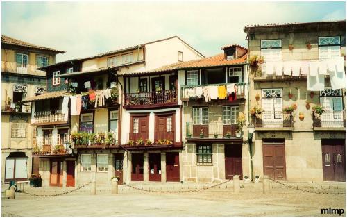 Maisons populaires du vieux Guimarães.